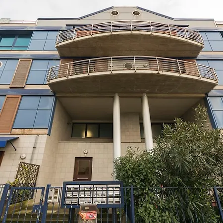 Bellavista Apartment *